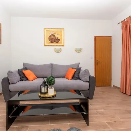 Zara & Maris דירה גראדאץ